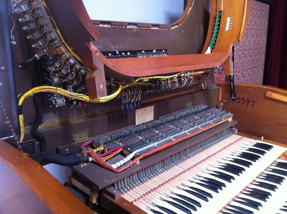 Allen Theatre 3 Manuals – Roberts Organ Loft